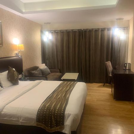Nandan Kanan Hotel & Resort Sipra Екстер'єр фото