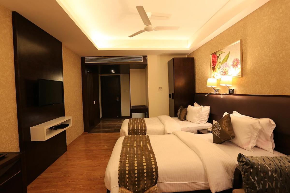 Nandan Kanan Hotel & Resort Sipra Екстер'єр фото